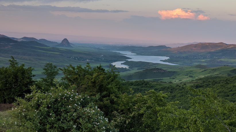 Azerbaycan barış anlaşması için dört köyün iadesini şart koşuyor